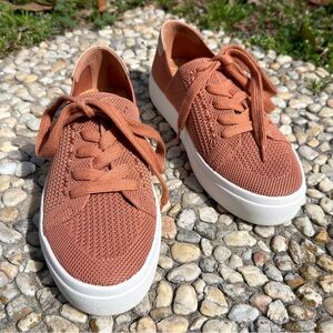 Lucky Brand Tenuda Sneaker